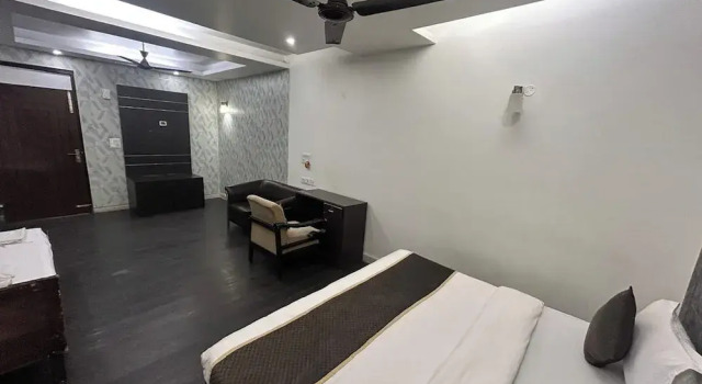 Hotel 82 Inn, Забронировать Отель Отели Нью-Дели с парковкой, Парковка