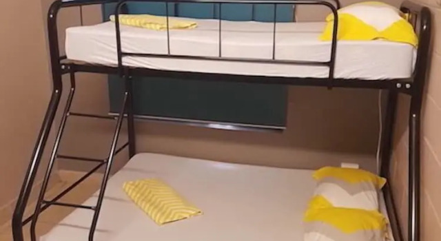 Кровать в общем номере Down Under Hostels on Harriet