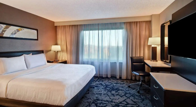 Люкс Embassy Suites by Hilton Raleigh Durham Research Triangle
