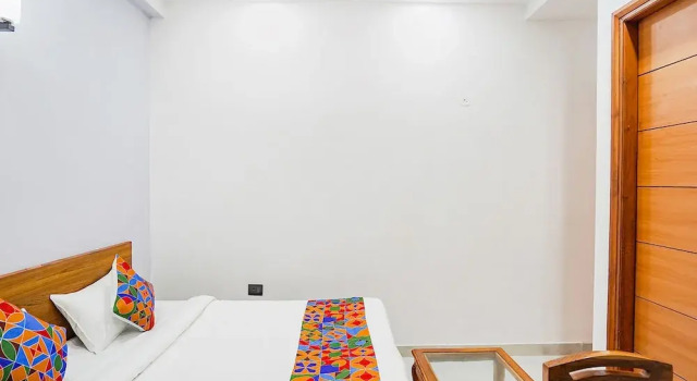 FabHotel Sunrise Sector 56