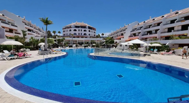 Апартаменты Casa Teide, ground floor Apartment Parque Santiago 1, heated pool, 100 m to sea and beach, wifi