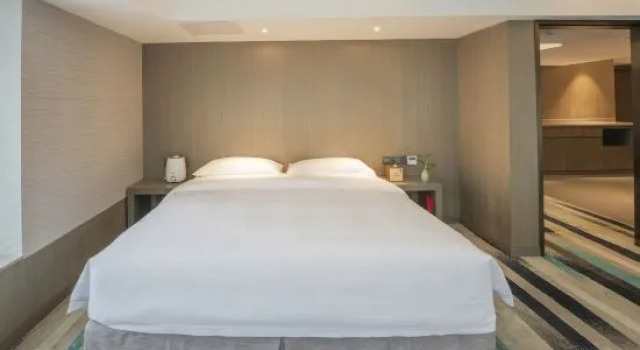Люкс Deluxe Midland Marriott Hotel (West Coast New Area City Balcony Branch)