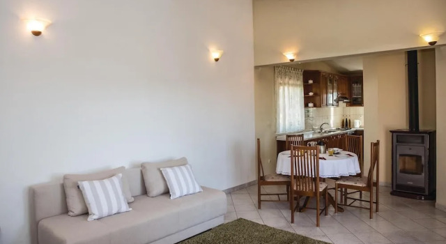 Nice Home in Kastel Sucurac With Wifi and 3 Bedrooms, Buchen Sie Hotel Hotels in Gespanschaft Split-Dalmatien mit Pool, Schwimmbad