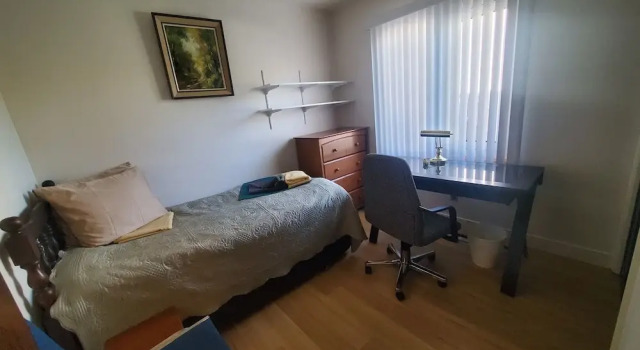 O podwyższonym standardzie pokój Pells Hostel