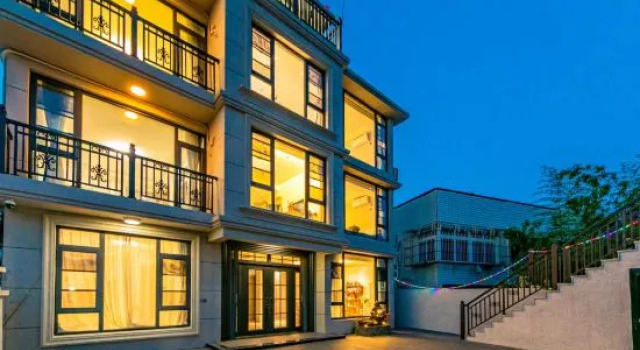 Zhujiajian Xinshe Homestay, Prenota Hotel Hotel a Zhoushan con parcheggio, Parcheggio