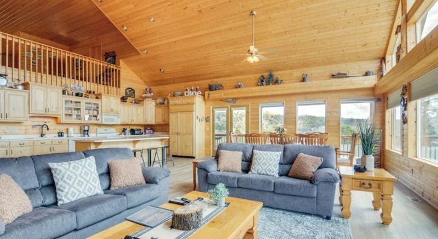 Pet-friendly Cabin < 1 Mi to Panguitch Lake!, Buchen Sie Ferienhaus Panguitch Lake Resort USA