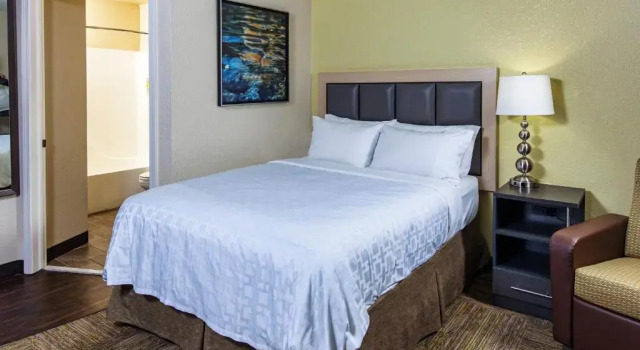 Suite Candlewood Suites Appleton, an IHG Hotel