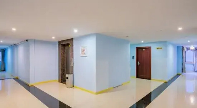 Jinyuan Express Hotel, Rezerwuj Hotel Hotele w Jiangmen z parkingiem, Parking