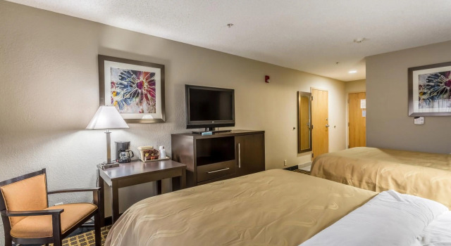 Quality Inn & Suites El Paso I-10, Buchen Sie Hotel Hotels in El Paso mit Pool, Schwimmbad