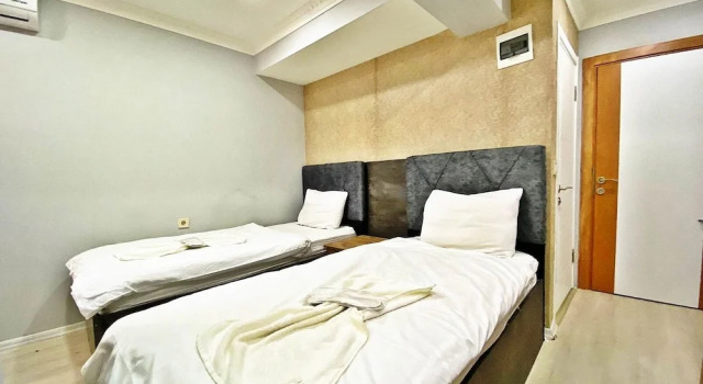 Suite Royal biglife hotel