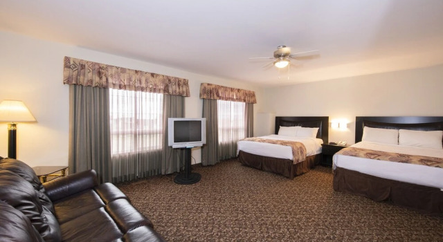 Люкс Dunvegan Inn and Suites