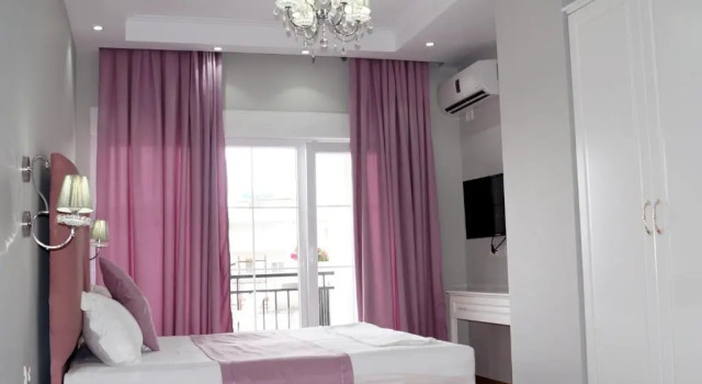 Трёхместный номер Standard с балконом Apartments Flower Residence