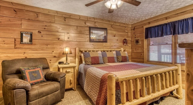 Er301 - Eagle's Hideaway - Great Location! Close To All The Action! 2 Bedroom Cabin by RedAwning