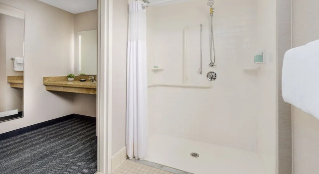 Люкс c 1 комнатой Courtyard by Marriott Keene Downtown