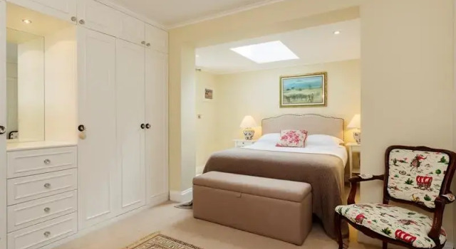Veeve  Flat Lots Road Chelsea