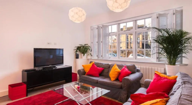 Коттедж London House