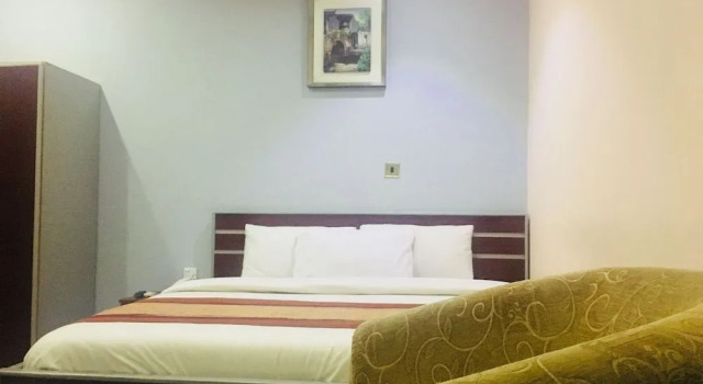 Whitehouse Hotels & Conference Centre, Book Hotel Ikeja 