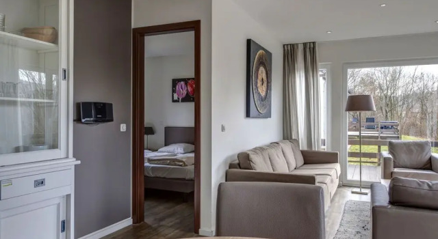 Detached Bungalow with Washing Machine near Lake