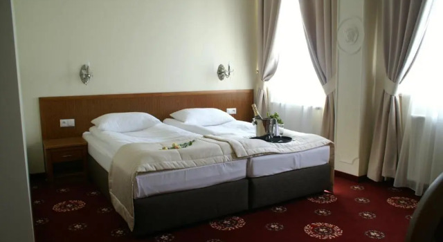 Трёхместный номер Standard Hotel President
