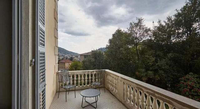 Люкс с видом на бассейн Villa Platamone