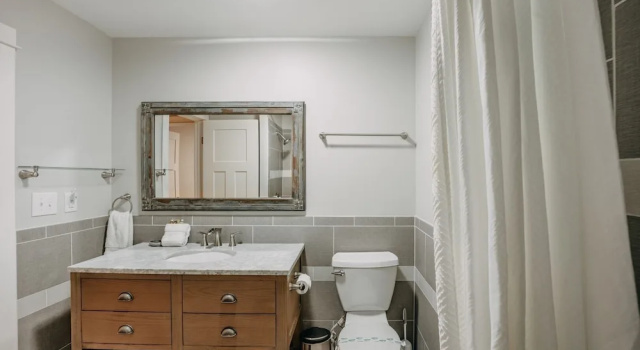 Номер Standard 69sl - Upscale - Hot Tub - Wi-fi - Bbq - Sleeps 8 4 Bedroom Cabin by Redawning