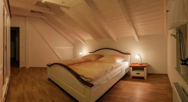 Home with lots of light and a great view, Prenota Appartamento Hotel a Garz con parcheggio, Parcheggio