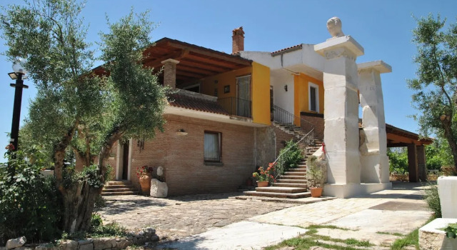 Holiday Home Chevalier With Terrace and Swimming Pool, Prenota Villa Hotel a Lazio con parcheggio, Parcheggio