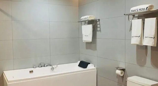 Люкс Presidential с 2 комнатами с балконом и с видом на город Fans Hotel Palo