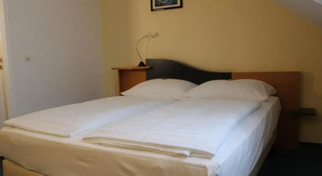 Номер Economy H+ Hotel Erfurt