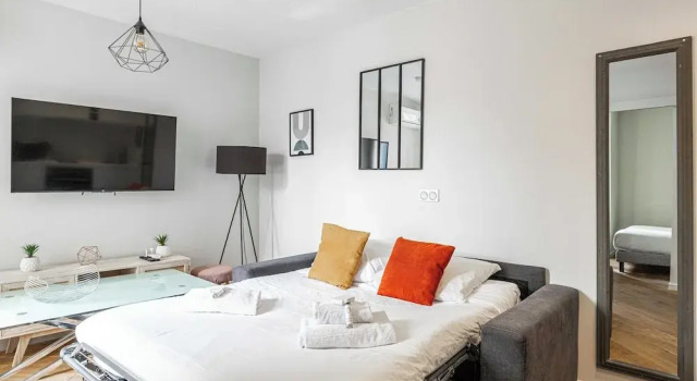 Charming 1 Bedroom Apartment- Heart of Cannes, Забронировать Апартаменты/квартира Отели Канн с парковкой, рядом с Le Croisette Casino Barriere de Cannes, Парковка