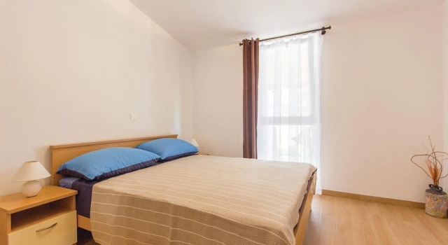 Nice Home in Hreljici With Wifi and 2 Bedrooms, Book Hotel Hoteller i Hreljici med parkering, Parkering