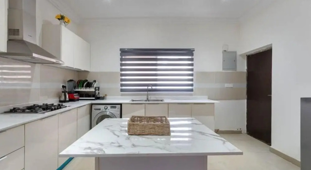 Вилла Presidential On Ikate Elegushi beach - 3bedroom home