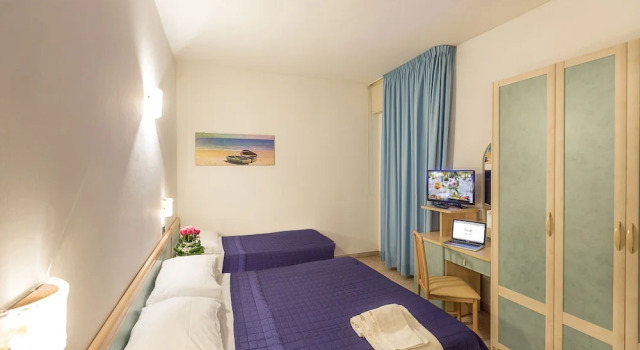 Hotel Excelsior, Varaa Hotelli Hotellit ja majoitukset kohteessa Alba Adriatica, Hotelli