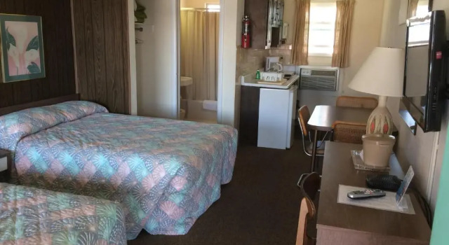 Студия Crystal Sands Motel