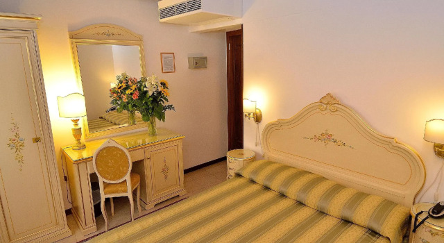 Трёхместный номер Hotel Orion