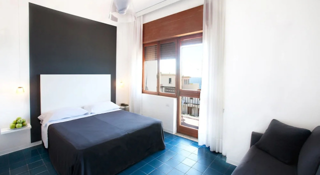 Четырёхместный номер Standard с видом на море Hotel La Playa
