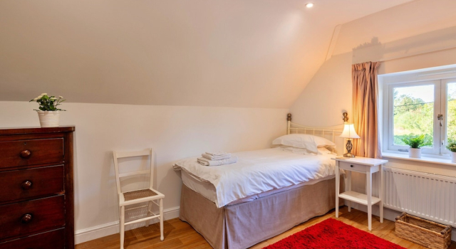 2 Bedroom Cottage in Barton Stacey, No Deposit, Varaa Lomakoti Mökit kohteessa Merseyside, Mökki