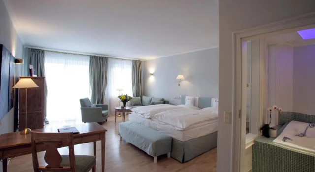 Полулюкс Deluxe Romantik Hotel Hof zur Linde