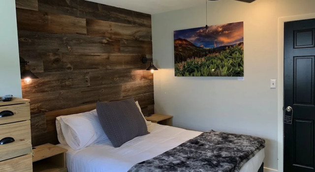 Purple Mountain Bed & Breakfast