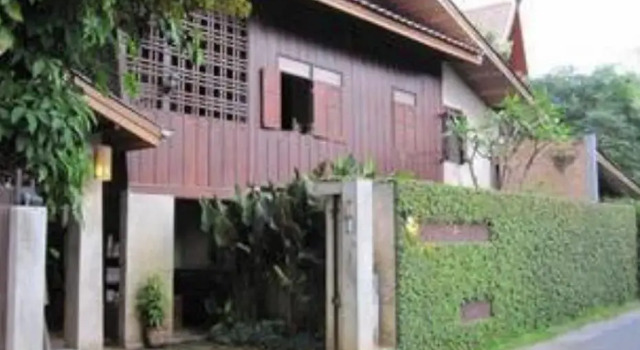 Кровать в общем номере Chiang Maan Residence