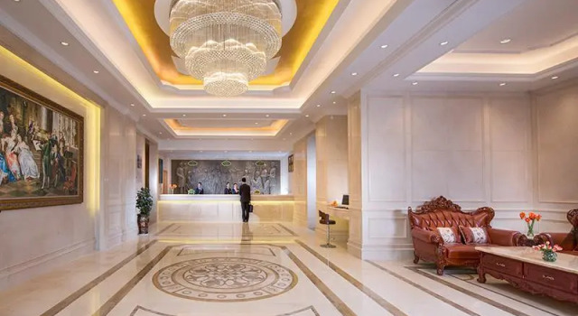 Vienna Hotel Shenzhen Yongfu Subway Station Branch, Rezerwuj Hotel Hotele w Shenzhen z parkingiem, Parking