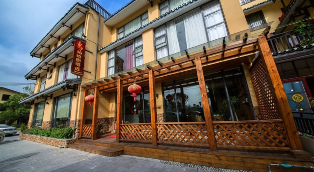 Oriental Platonic Inn