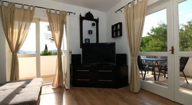 Martina - Large and Comfortable Apartments - A1 Julia, Забронировать Апартаменты/квартира Муртер 