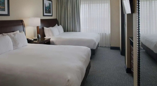 Номер Standard DoubleTree Suites by Hilton Bentonville
