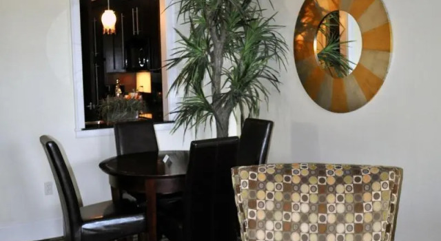 Четырёхместный люкс Carriage House Hotel