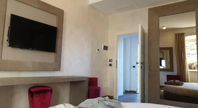 Полулюкс Deluxe Faro di Punta Fenaio - Caletta Privata