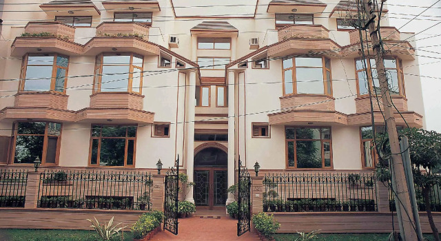 Ahuja Residency, Dlf Phase II, Rezerwuj Hotel Hotele w Haryana z basenem, Basen