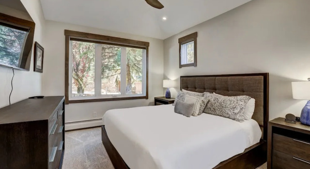 Fully Renovated 2 Bedroom in Arrowhead Village! 2 Condo by RedAwning