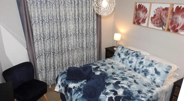 Locust Retreat in Marloth Park, Забронировать Дом для отпуска Марлот-Парк Барбертон