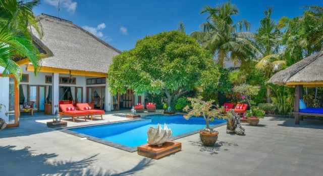 Вилла Villa Kamboja - Intimate Luxury Lovina Beach Villa